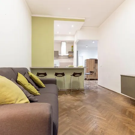 Ponte Vecchio Elegant Apartment Florence